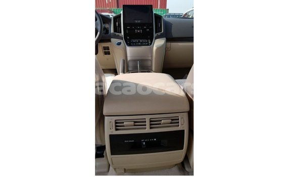 Buy Import Toyota Land Cruiser White Car in Import - Dubai in Curacao Buy Import Toyota Land Cruiser White Car in Import - Dubai in Curacao