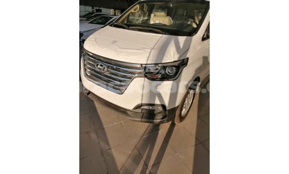 Buy Import Hyundai Accent White Car in Import - Dubai in Curacao Buy Import Hyundai Accent White Car in Import - Dubai in Curacao