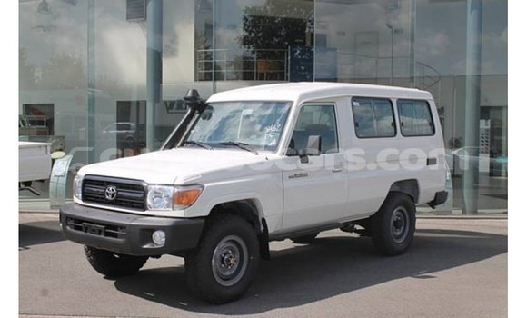 Buy Import Toyota Land Cruiser White Car in Import - Dubai in Curacao Buy Import Toyota Land Cruiser White Car in Import - Dubai in Curacao
