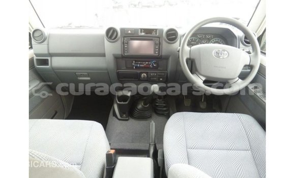 Buy Import Toyota Land Cruiser White Car in Import - Dubai in Curacao Buy Import Toyota Land Cruiser White Car in Import - Dubai in Curacao