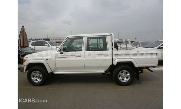 Buy Import Toyota Land Cruiser White Car in Import - Dubai in Curacao Buy Import Toyota Land Cruiser White Car in Import - Dubai in Curacao