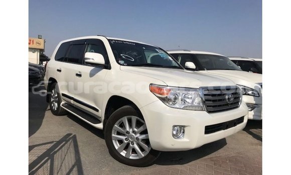 Buy Import Toyota Land Cruiser White Car in Import - Dubai in Curacao Buy Import Toyota Land Cruiser White Car in Import - Dubai in Curacao
