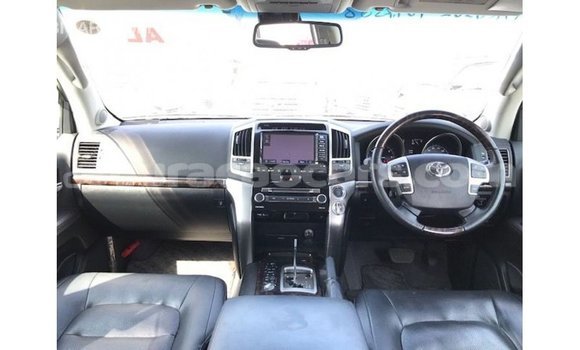 Buy Import Toyota Land Cruiser White Car in Import - Dubai in Curacao Buy Import Toyota Land Cruiser White Car in Import - Dubai in Curacao