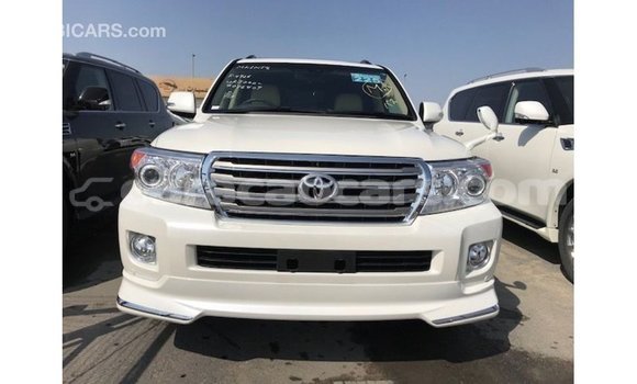 Buy Import Toyota Land Cruiser White Car in Import - Dubai in Curacao Buy Import Toyota Land Cruiser White Car in Import - Dubai in Curacao