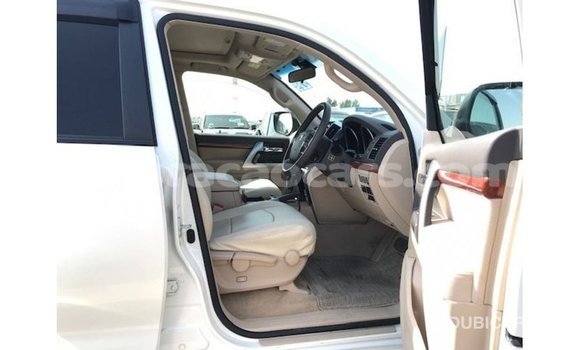 Buy Import Toyota Land Cruiser White Car in Import - Dubai in Curacao Buy Import Toyota Land Cruiser White Car in Import - Dubai in Curacao