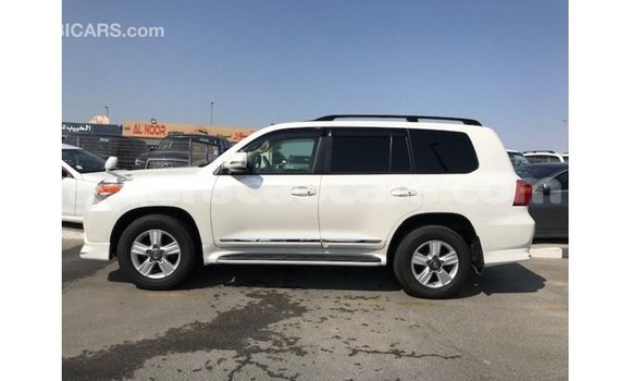 Buy Import Toyota Land Cruiser White Car in Import - Dubai in Curacao Buy Import Toyota Land Cruiser White Car in Import - Dubai in Curacao