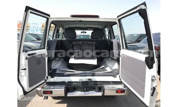 Buy Import Toyota Land Cruiser White Car in Import - Dubai in Curacao Buy Import Toyota Land Cruiser White Car in Import - Dubai in Curacao