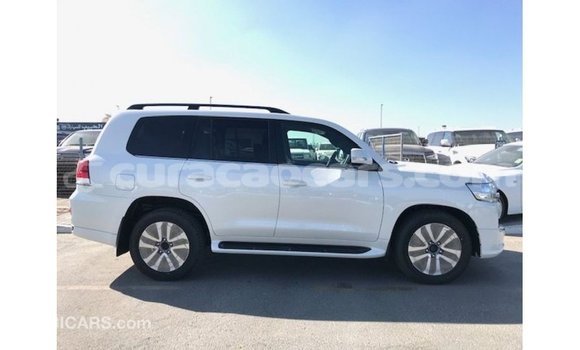 Buy Import Toyota Land Cruiser White Car in Import - Dubai in Curacao Buy Import Toyota Land Cruiser White Car in Import - Dubai in Curacao
