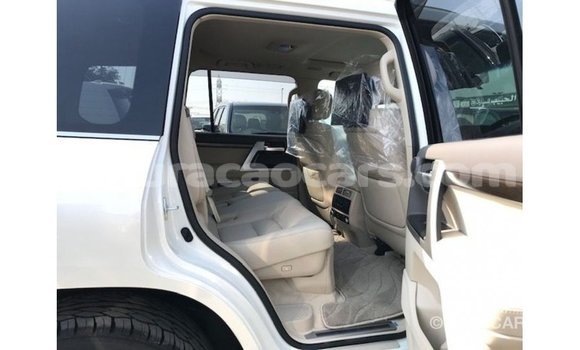 Buy Import Toyota Land Cruiser White Car in Import - Dubai in Curacao Buy Import Toyota Land Cruiser White Car in Import - Dubai in Curacao