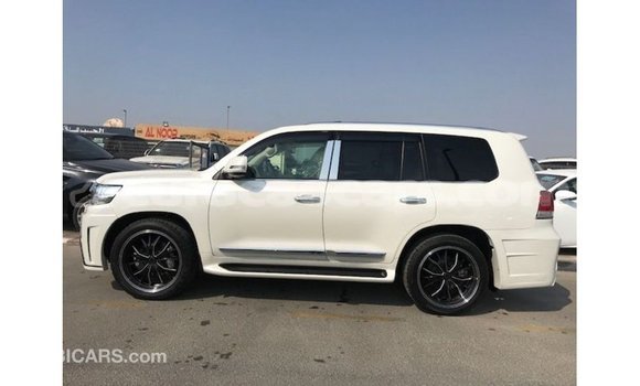 Buy Import Toyota Land Cruiser White Car in Import - Dubai in Curacao Buy Import Toyota Land Cruiser White Car in Import - Dubai in Curacao