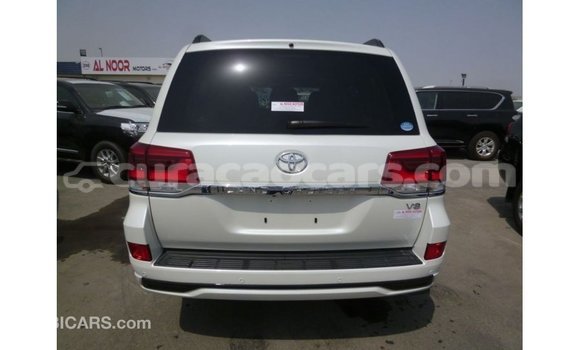 Buy Import Toyota Land Cruiser White Car in Import - Dubai in Curacao Buy Import Toyota Land Cruiser White Car in Import - Dubai in Curacao