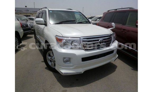 Buy Import Toyota Land Cruiser White Car in Import - Dubai in Curacao Buy Import Toyota Land Cruiser White Car in Import - Dubai in Curacao