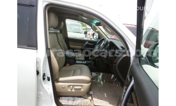 Buy Import Toyota Land Cruiser White Car in Import - Dubai in Curacao Buy Import Toyota Land Cruiser White Car in Import - Dubai in Curacao