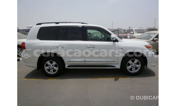 Buy Import Toyota Land Cruiser White Car in Import - Dubai in Curacao Buy Import Toyota Land Cruiser White Car in Import - Dubai in Curacao