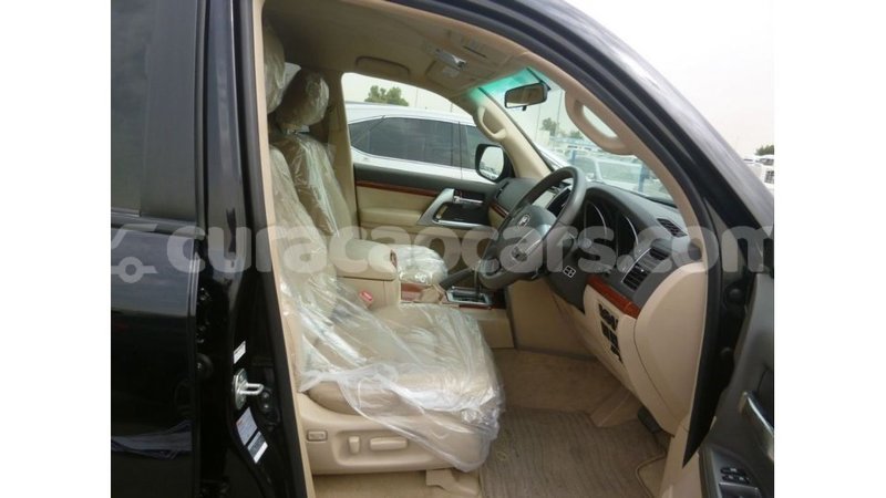 Big with watermark toyota land cruiser curacao import dubai 2423