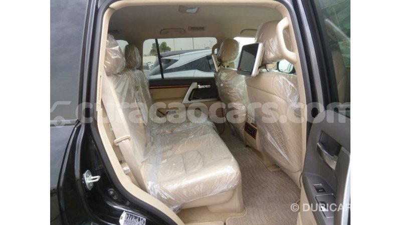 Big with watermark toyota land cruiser curacao import dubai 2423
