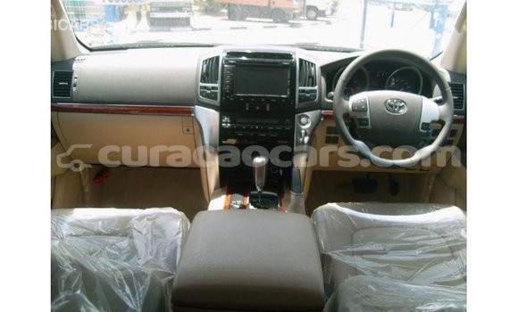 Buy Import Toyota Land Cruiser White Car in Import - Dubai in Curacao Buy Import Toyota Land Cruiser White Car in Import - Dubai in Curacao