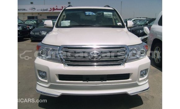 Buy Import Toyota Land Cruiser White Car in Import - Dubai in Curacao Buy Import Toyota Land Cruiser White Car in Import - Dubai in Curacao