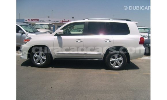 Buy Import Toyota Land Cruiser White Car in Import - Dubai in Curacao Buy Import Toyota Land Cruiser White Car in Import - Dubai in Curacao