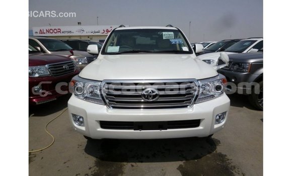 Buy Import Toyota Land Cruiser White Car in Import - Dubai in Curacao Buy Import Toyota Land Cruiser White Car in Import - Dubai in Curacao