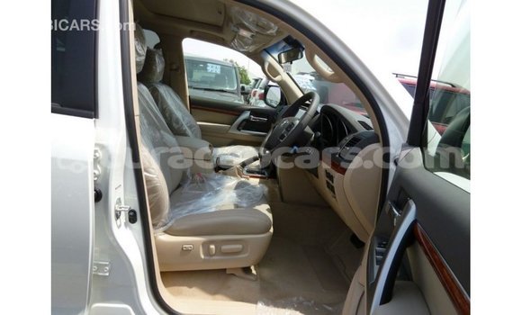 Buy Import Toyota Land Cruiser White Car in Import - Dubai in Curacao Buy Import Toyota Land Cruiser White Car in Import - Dubai in Curacao
