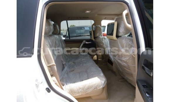 Buy Import Toyota Land Cruiser White Car in Import - Dubai in Curacao Buy Import Toyota Land Cruiser White Car in Import - Dubai in Curacao