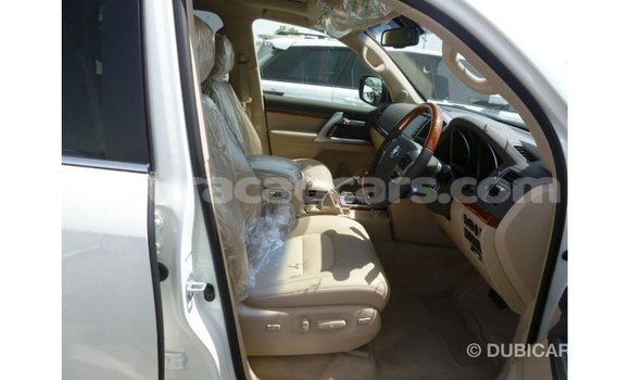 Buy Import Toyota Land Cruiser White Car in Import - Dubai in Curacao Buy Import Toyota Land Cruiser White Car in Import - Dubai in Curacao