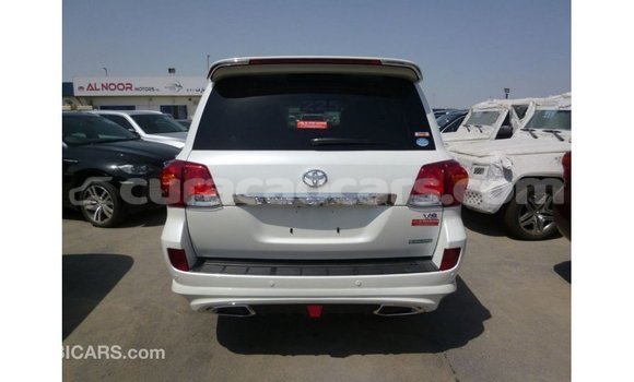 Buy Import Toyota Land Cruiser White Car in Import - Dubai in Curacao Buy Import Toyota Land Cruiser White Car in Import - Dubai in Curacao