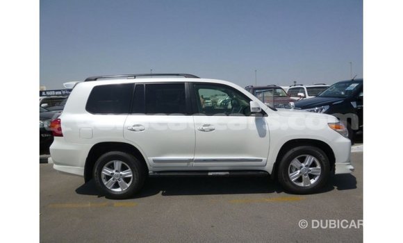 Buy Import Toyota Land Cruiser White Car in Import - Dubai in Curacao Buy Import Toyota Land Cruiser White Car in Import - Dubai in Curacao