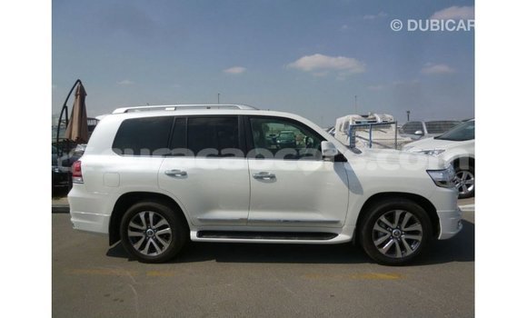 Buy Import Toyota Land Cruiser White Car in Import - Dubai in Curacao Buy Import Toyota Land Cruiser White Car in Import - Dubai in Curacao