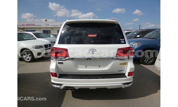 Buy Import Toyota Land Cruiser White Car in Import - Dubai in Curacao Buy Import Toyota Land Cruiser White Car in Import - Dubai in Curacao