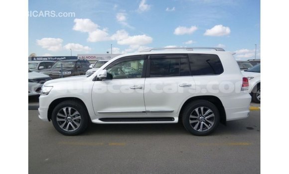 Buy Import Toyota Land Cruiser White Car in Import - Dubai in Curacao Buy Import Toyota Land Cruiser White Car in Import - Dubai in Curacao