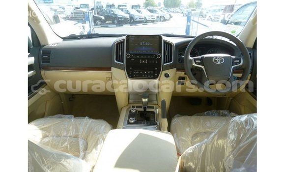 Buy Import Toyota Land Cruiser White Car in Import - Dubai in Curacao Buy Import Toyota Land Cruiser White Car in Import - Dubai in Curacao
