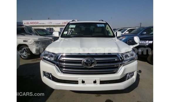 Buy Import Toyota Land Cruiser White Car in Import - Dubai in Curacao Buy Import Toyota Land Cruiser White Car in Import - Dubai in Curacao
