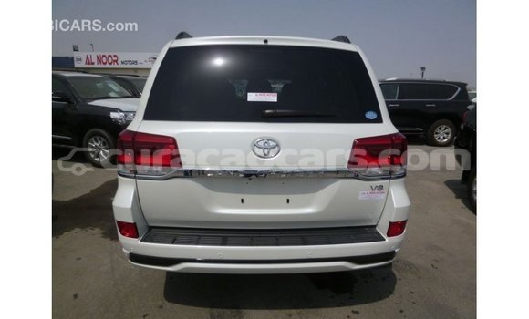 Buy Import Toyota Land Cruiser White Car in Import - Dubai in Curacao Buy Import Toyota Land Cruiser White Car in Import - Dubai in Curacao