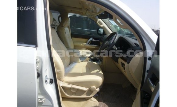 Buy Import Toyota Land Cruiser White Car in Import - Dubai in Curacao Buy Import Toyota Land Cruiser White Car in Import - Dubai in Curacao
