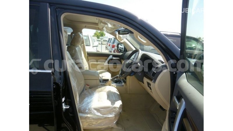 Big with watermark toyota land cruiser curacao import dubai 2444