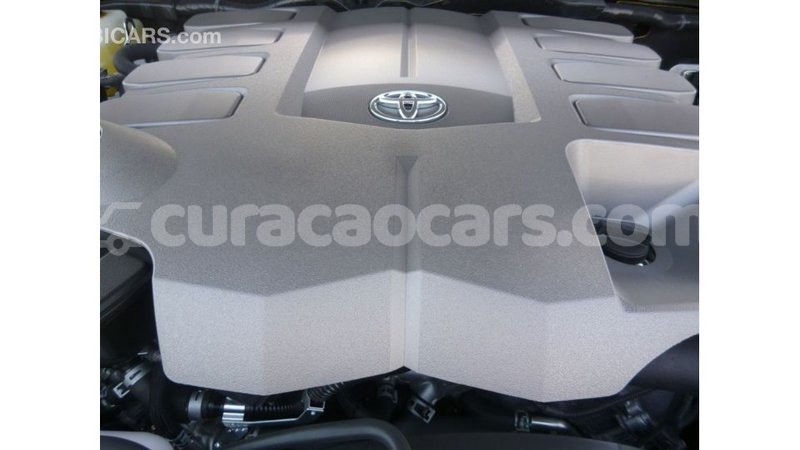 Big with watermark toyota land cruiser curacao import dubai 2444
