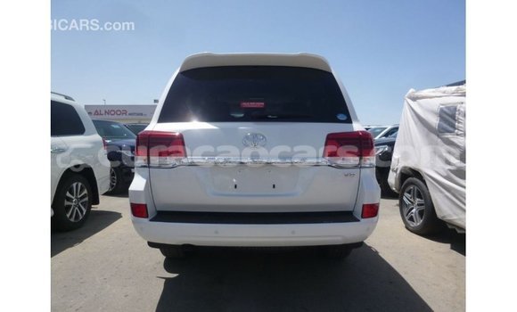 Buy Import Toyota Land Cruiser White Car in Import - Dubai in Curacao Buy Import Toyota Land Cruiser White Car in Import - Dubai in Curacao