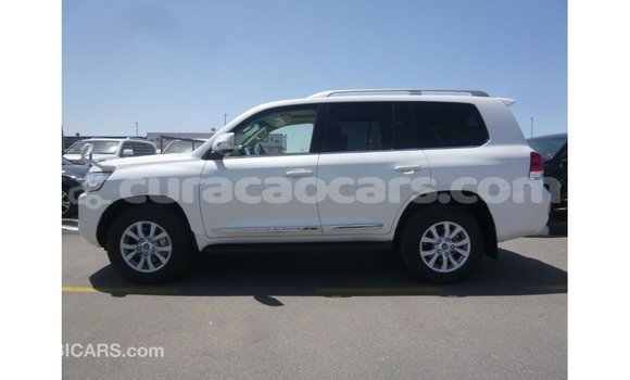 Buy Import Toyota Land Cruiser White Car in Import - Dubai in Curacao Buy Import Toyota Land Cruiser White Car in Import - Dubai in Curacao