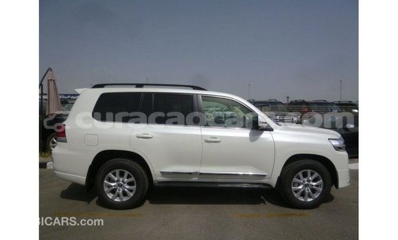 Buy Import Toyota Land Cruiser White Car in Import - Dubai in Curacao Buy Import Toyota Land Cruiser White Car in Import - Dubai in Curacao