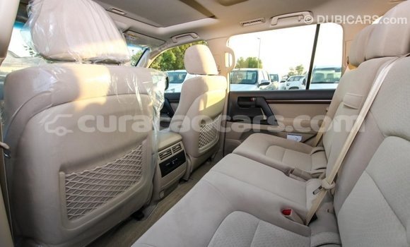 Buy Import Toyota Land Cruiser White Car in Import - Dubai in Curacao Buy Import Toyota Land Cruiser White Car in Import - Dubai in Curacao