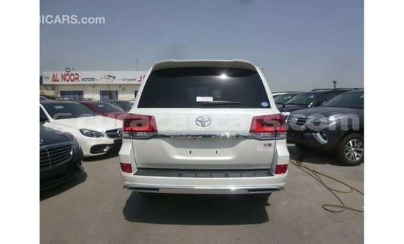 Buy Import Toyota Land Cruiser White Car in Import - Dubai in Curacao Buy Import Toyota Land Cruiser White Car in Import - Dubai in Curacao