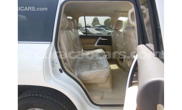 Buy Import Toyota Land Cruiser White Car in Import - Dubai in Curacao Buy Import Toyota Land Cruiser White Car in Import - Dubai in Curacao
