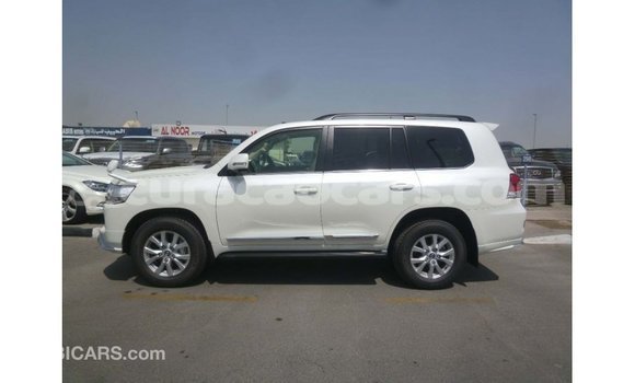 Buy Import Toyota Land Cruiser White Car in Import - Dubai in Curacao Buy Import Toyota Land Cruiser White Car in Import - Dubai in Curacao