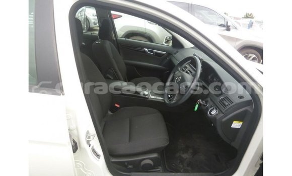 Buy Import Mercedes-Benz 200 White Car in Import - Dubai in Curacao Buy Import Mercedes-Benz 200 White Car in Import - Dubai in Curacao