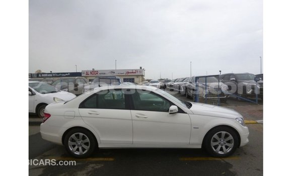 Buy Import Mercedes-Benz 200 White Car in Import - Dubai in Curacao Buy Import Mercedes-Benz 200 White Car in Import - Dubai in Curacao