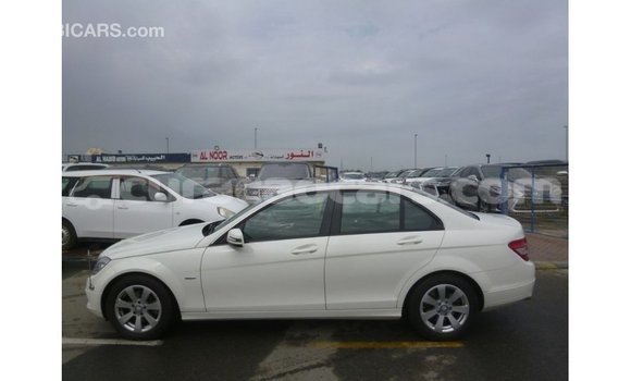 Buy Import Mercedes-Benz 200 White Car in Import - Dubai in Curacao Buy Import Mercedes-Benz 200 White Car in Import - Dubai in Curacao