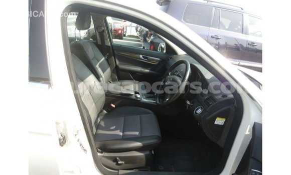 Buy Import Mercedes-Benz 200 White Car in Import - Dubai in Curacao Buy Import Mercedes-Benz 200 White Car in Import - Dubai in Curacao