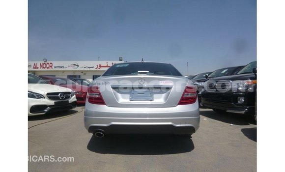 Buy Import Mercedes-Benz 200 Other Car in Import - Dubai in Curacao Buy Import Mercedes-Benz 200 Other Car in Import - Dubai in Curacao
